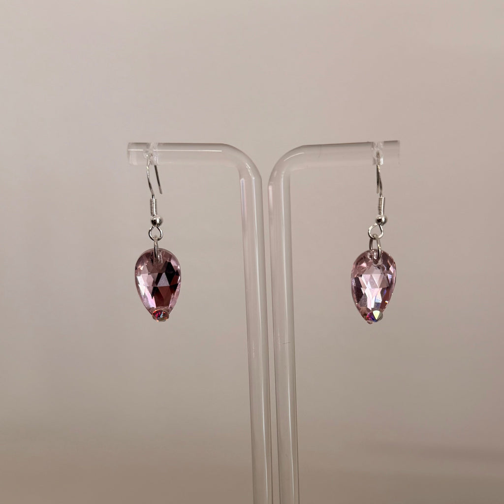 1 Drop Earrings in Pear Drop