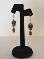 2 Drop Earrings in Pear drop