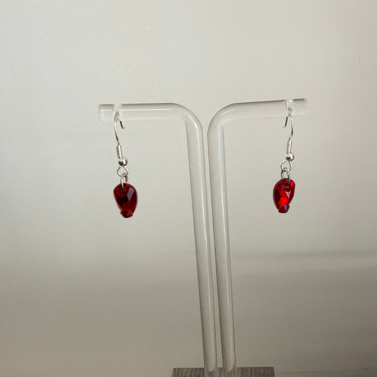 1 Drop Earrings in Pear Drop