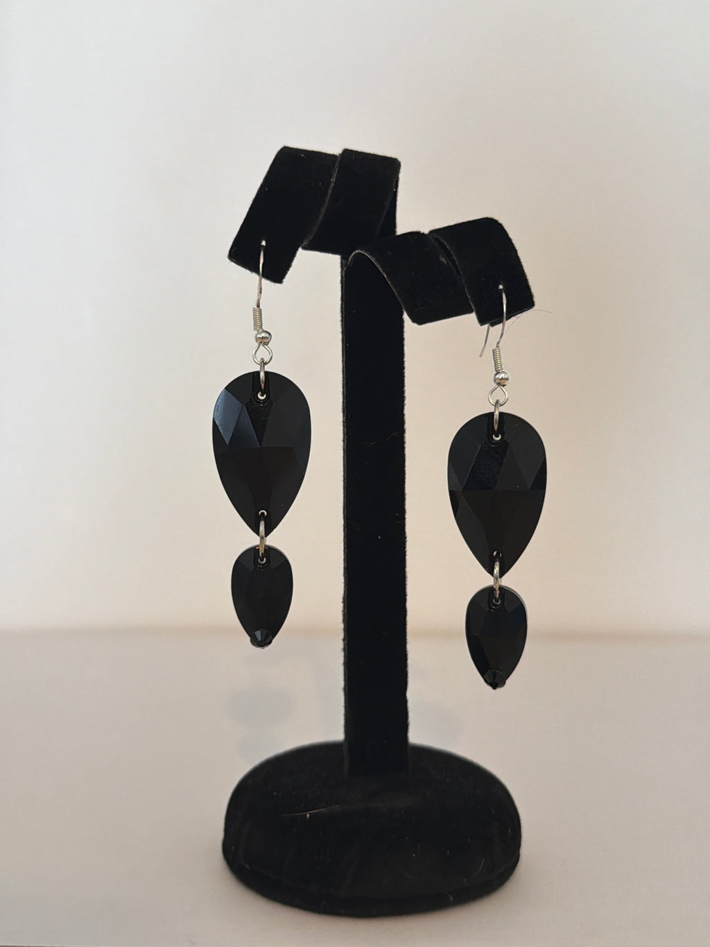 2 Drop Earrings in Pear drop