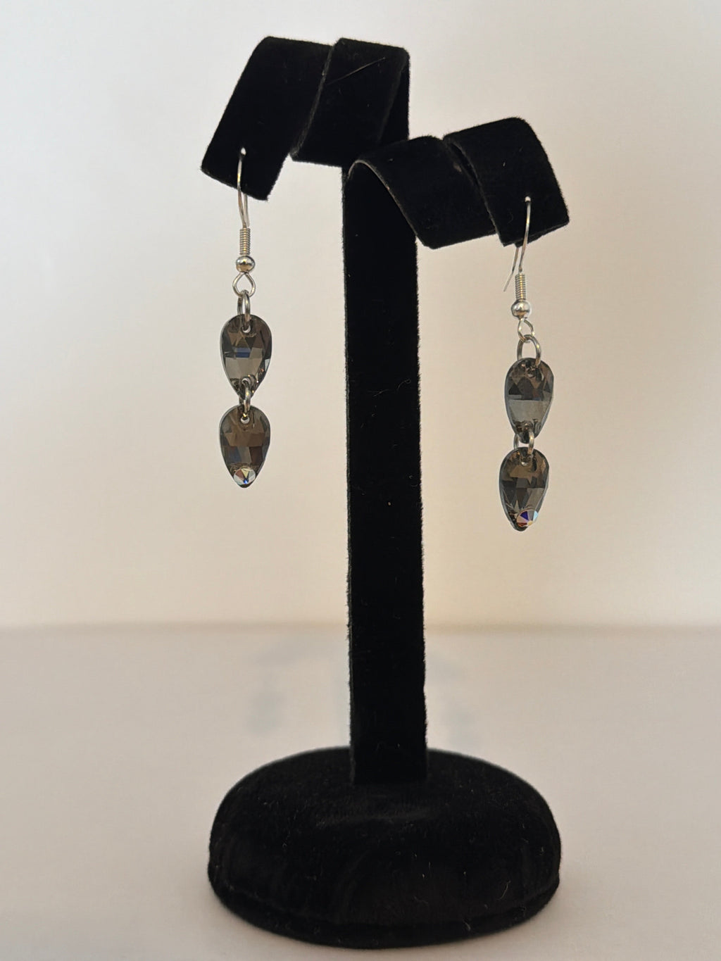 2 Drop Earrings in Pear drop
