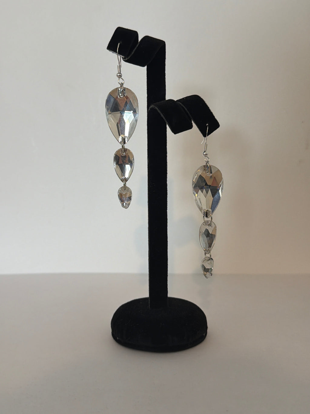3 Drop Earrings in Pear drop