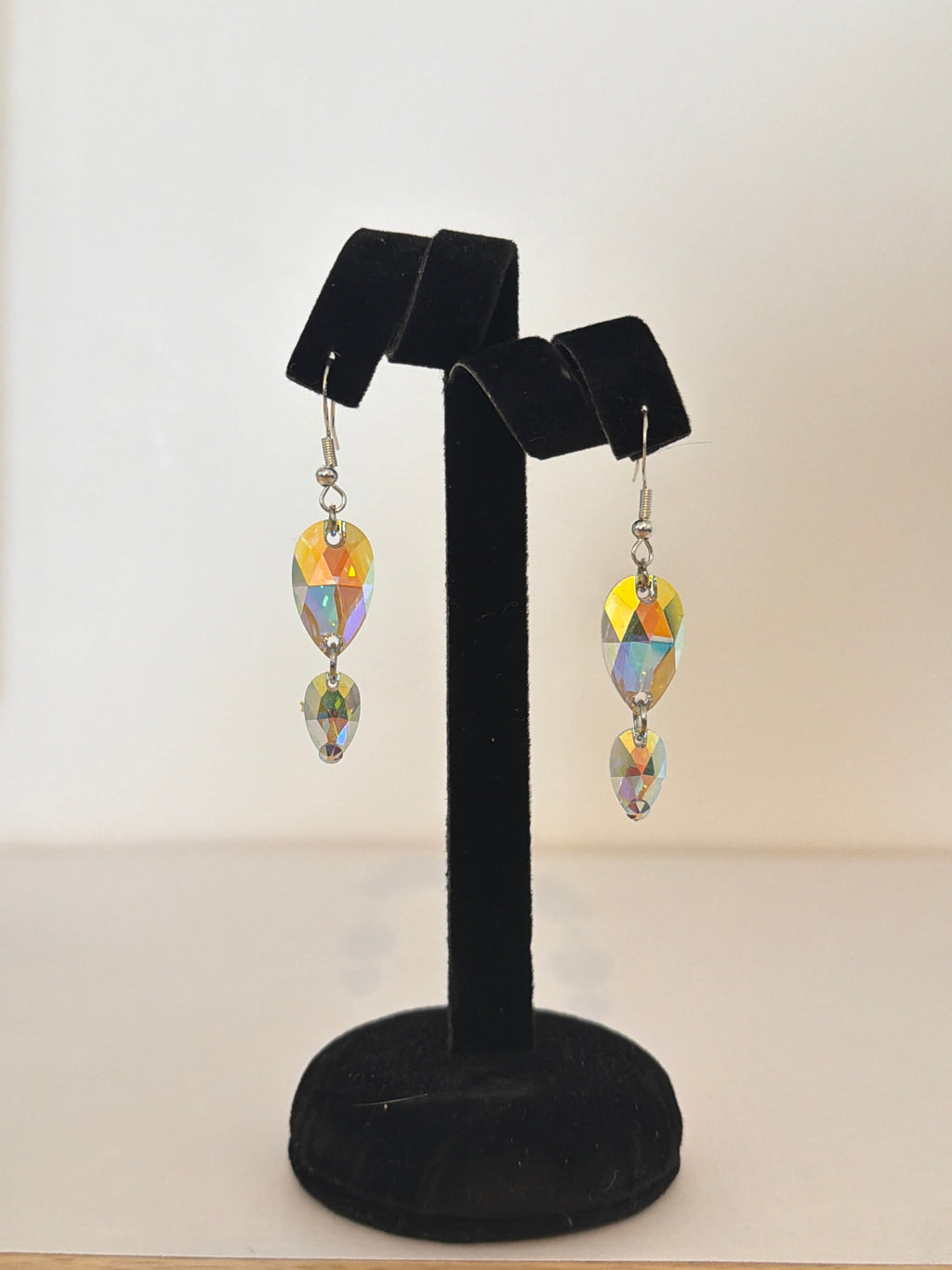 2 Drop Earrings in Pear drop