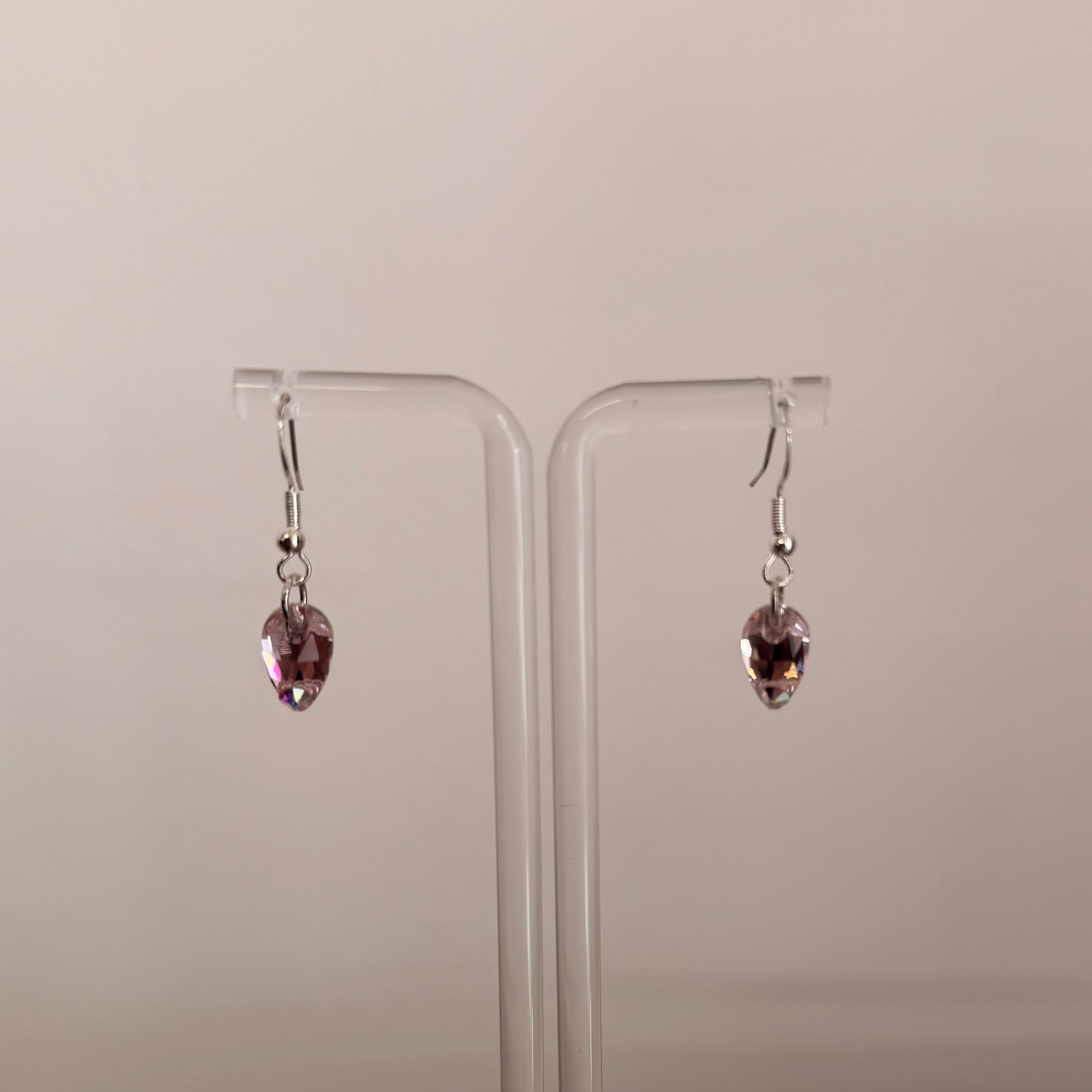 1 Drop Earrings in Pear Drop