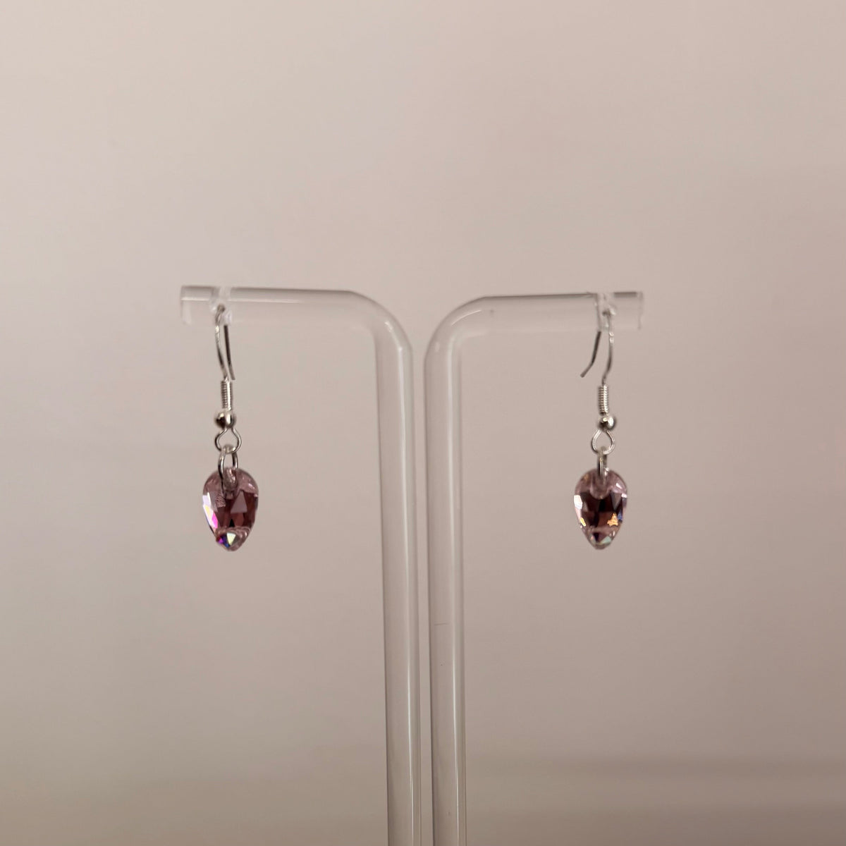 1 Drop Earrings in Pear Drop