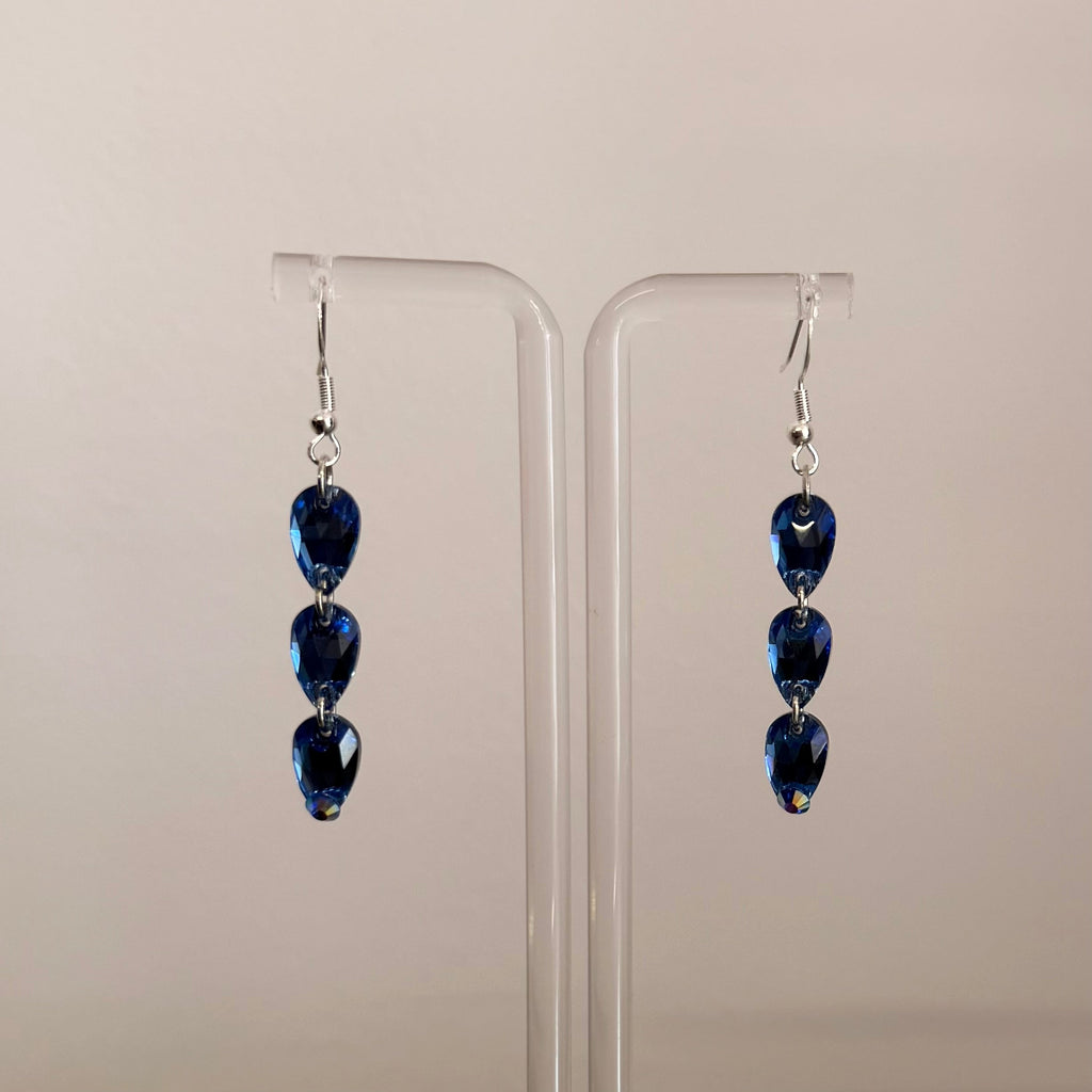 3 Drop Earrings in Pear drop