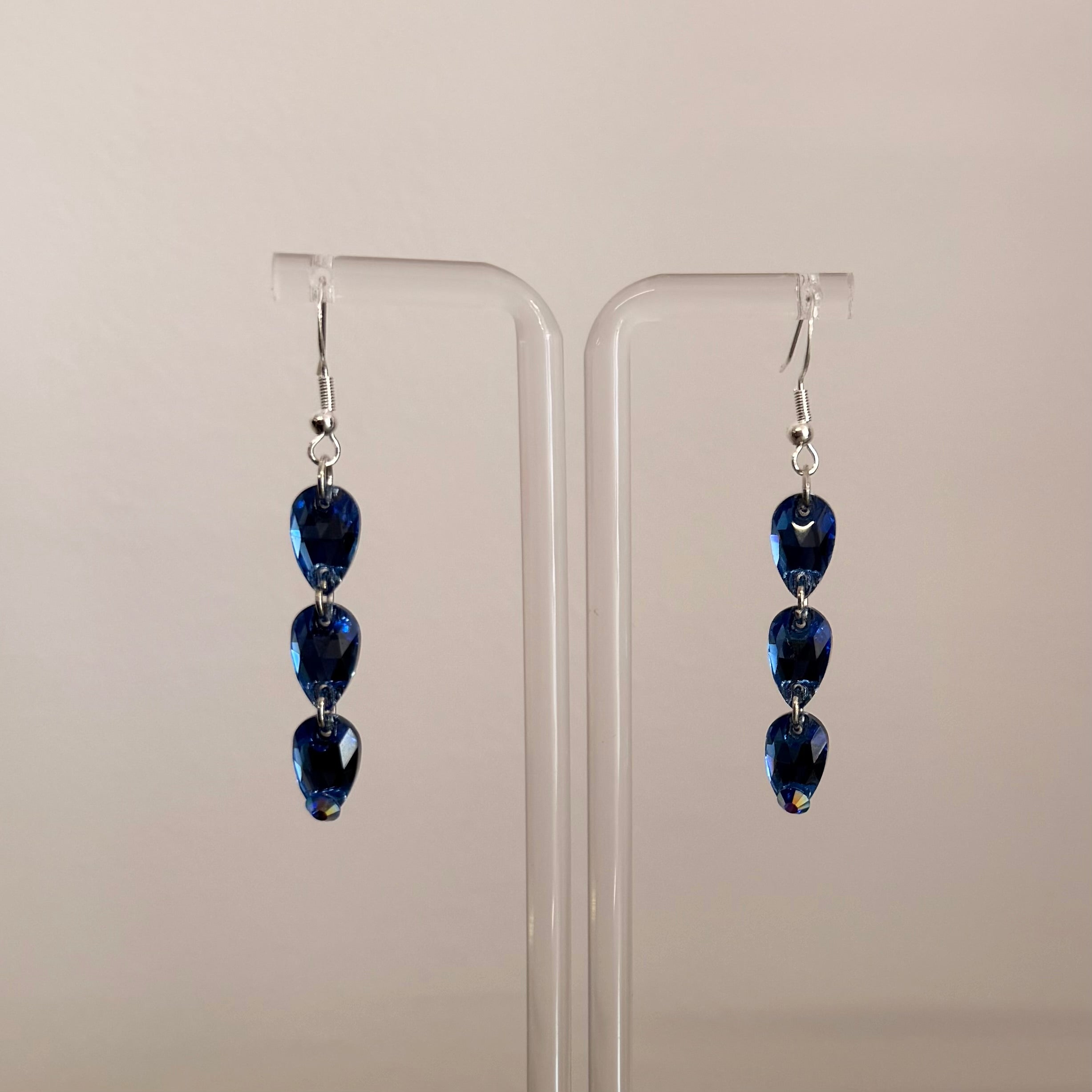 3 Drop Earrings in Pear drop
