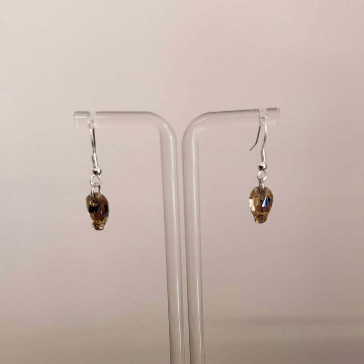 1 Drop Earrings in Pear Drop