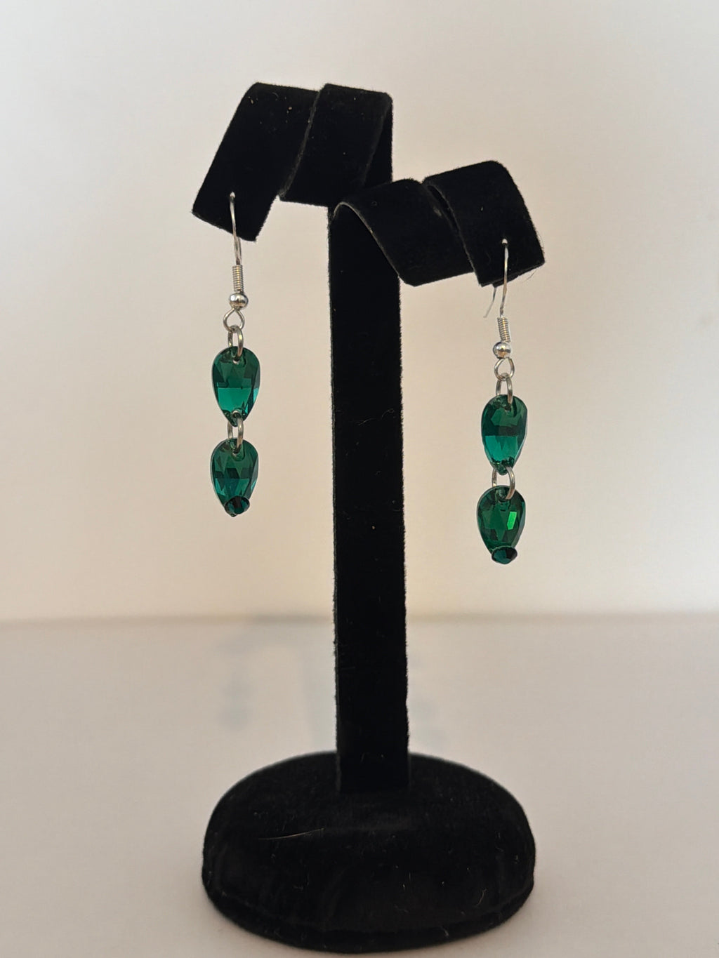 2 Drop Earrings in Pear drop