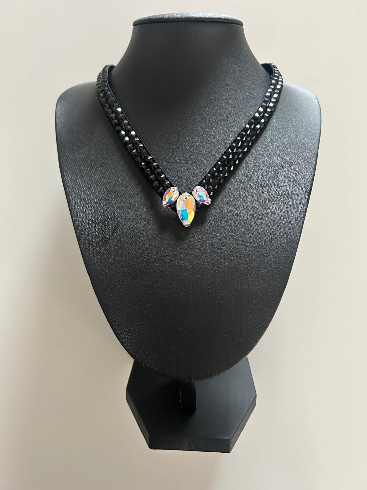 Medium 3 Stone Necklace