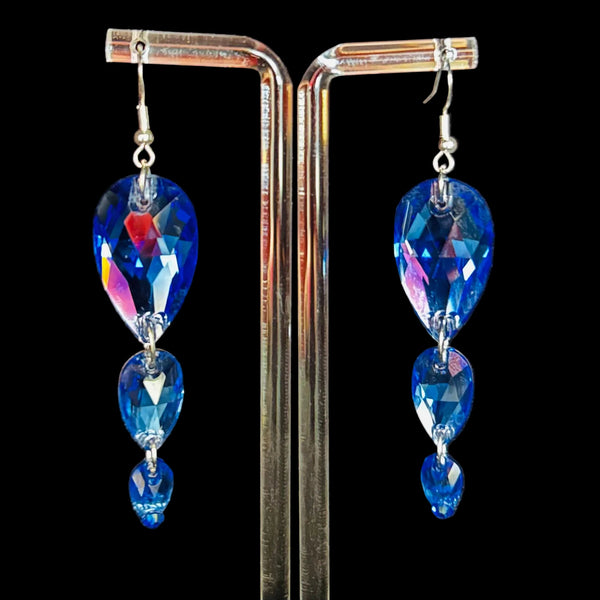 3 Drop Earrings in Pear drop