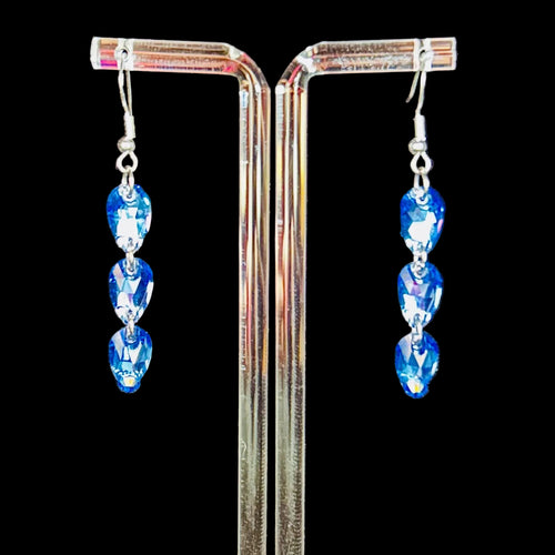 3 Drop Earrings in Pear drop