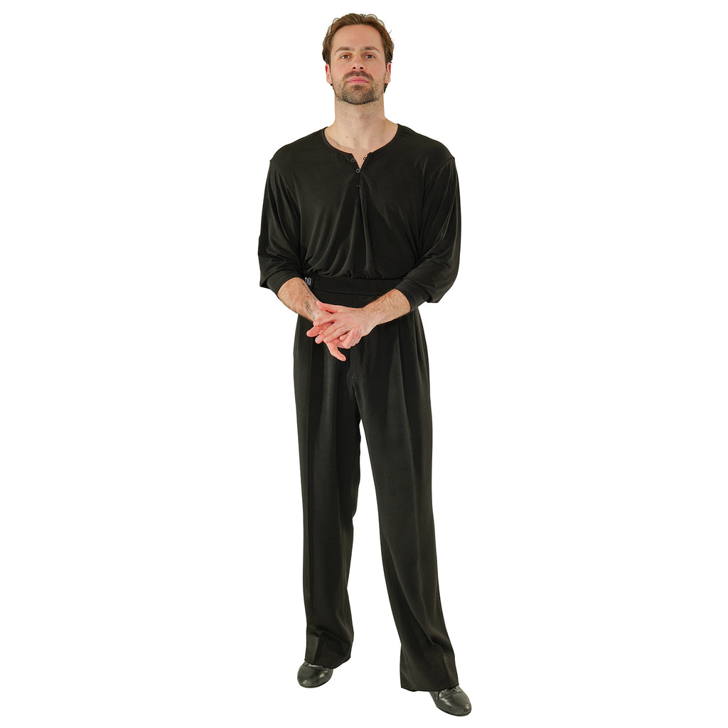 Man wearing the DSI 3960 high waisted trousers with the DSI loose fit jersey top