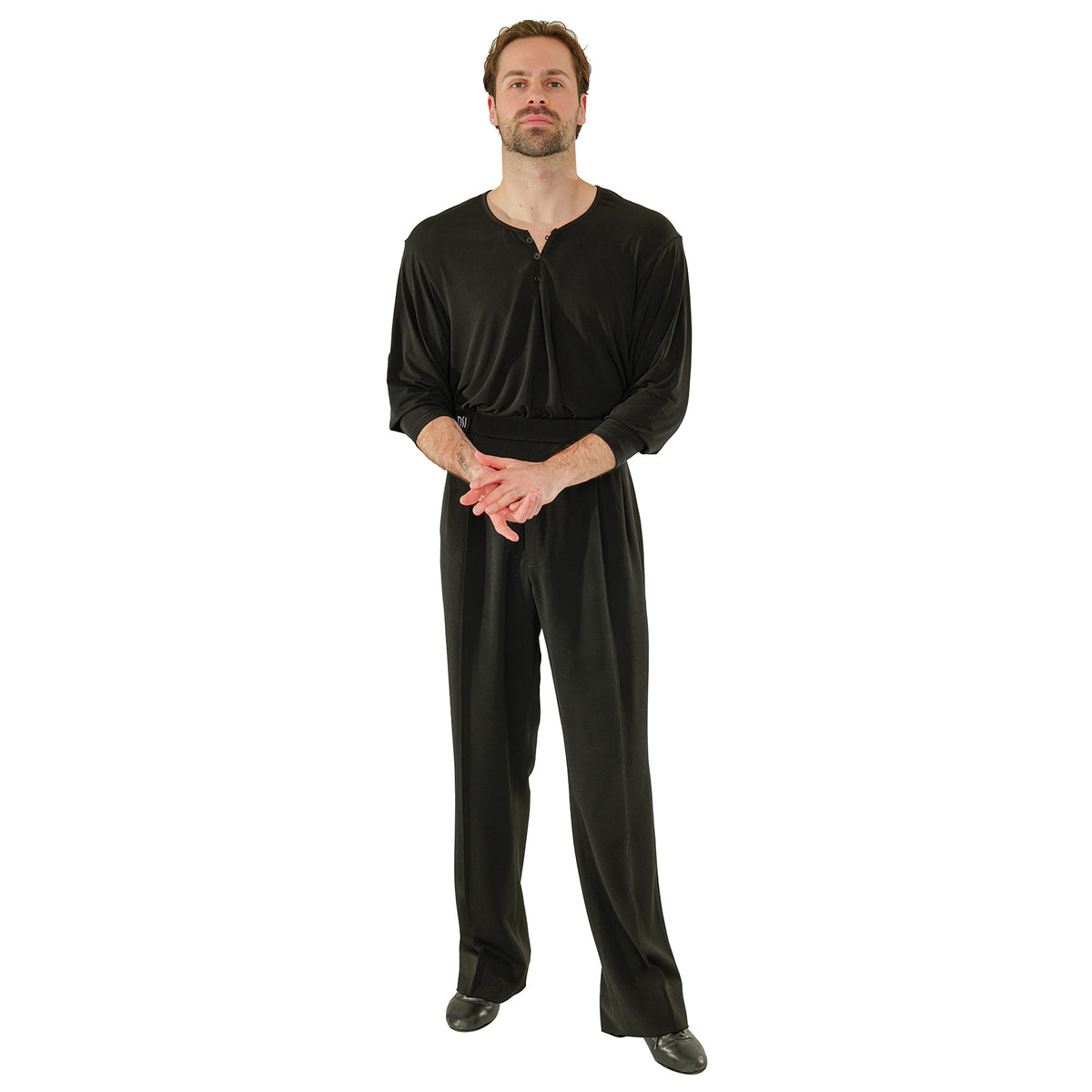 Man wearing the DSI 3960 high waisted trousers with the DSI loose fit jersey top